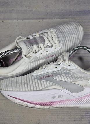 Кроссовки brooks