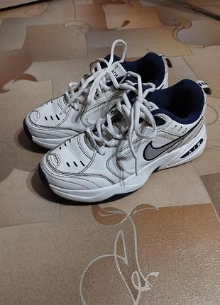 Кроссовки nike на мальчика 36 р.
