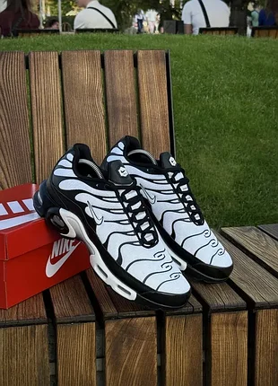 Кросівки nike air tn plus, білі з чорним (сіточка) 5609-6