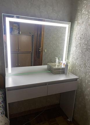 Макіяжний стіл з led-дзеркалом (вже зібраний, стан нового)