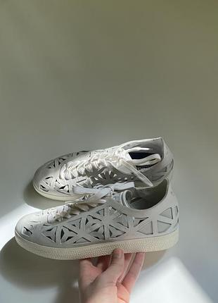 Adidas кросівки 3