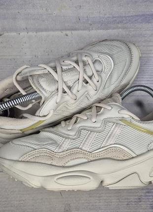 Кроссовки adidas ozweego