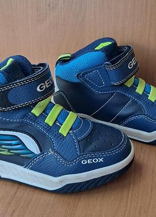 Кросівки оригінальні geox p28 5