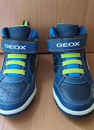 Кросівки оригінальні geox p28 2