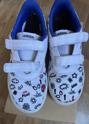 Дитячі кросівки adidas marvel 35 розмір