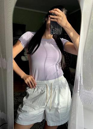 Футболка у лавандовому кольорі