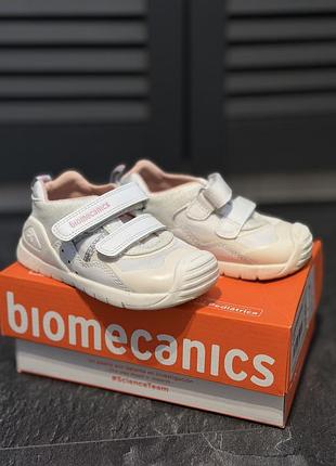 Кросівки для дівчинки biomecanics 24 7
