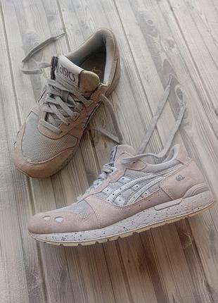 Кроссовки asics размер 39,5.