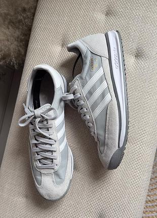 Кросівки adidas