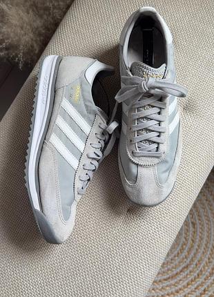 Кросівки adidas 2