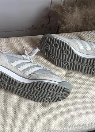 Кросівки adidas 5