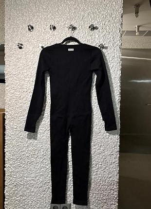 Черный спортивный комбинезон эластичный s-m
