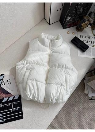 Жіноча утеплена жилетка oversize. плащівка. еко пух, модель 8847, молочний