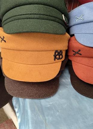 Кепка с козырьком 2