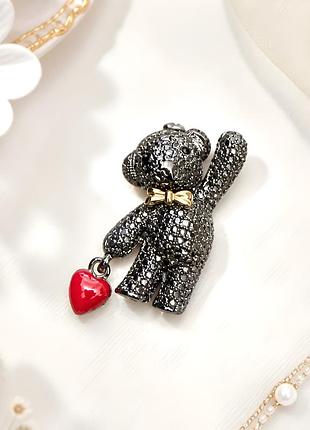 ✨🧸 розкішна металева мініатюрна брошка «блискучий чорний ведмедик тедді з червоним серцем» 💎