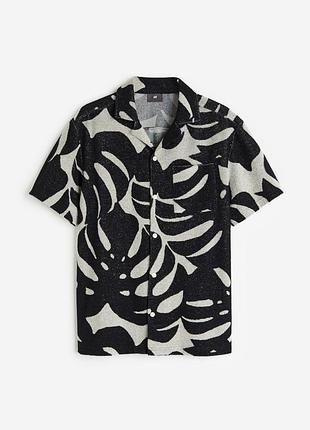 Мужская рубашка h&m в тропический принтый / пляжная тенниска оверсайз монохром
