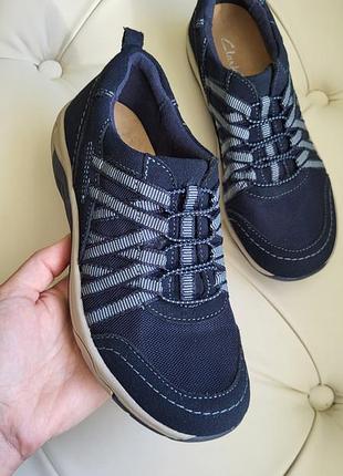 Мокасини дитячі кросівки сліпони clarks на вузьку стопу 37, uk 4