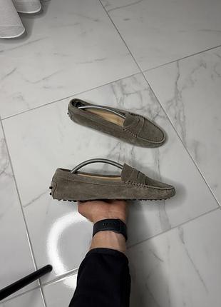 Шкіряні замшеві мокасини tod's gommino тауп, розмір 39.5