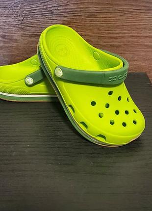 Оригінальні сабо crocs retro clog у яскравому салатово-зеленому кольорі (lime/green).