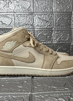 Мужские кроссовки air jordan air 1 mid se shoes beige fj3448-200