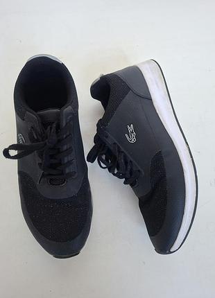 Черные кроссовки lacoste chaumont lace 37 (23см) для спорта с белой подошвой