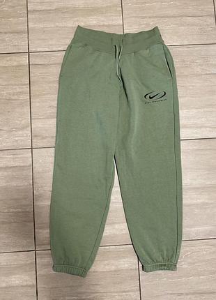 Спортивні штани від nike! оригінал! розмір м