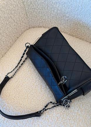 Сумка чорна ultimate soft shoulder bag 3