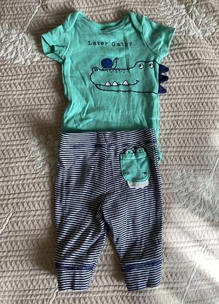 Продам костюм newborn