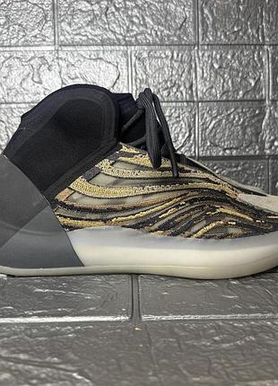 Мужские кроссовки adidas yeezy quantum brown/black gx1331