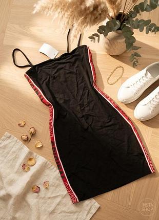 Чорна сукня з лампасами h&m