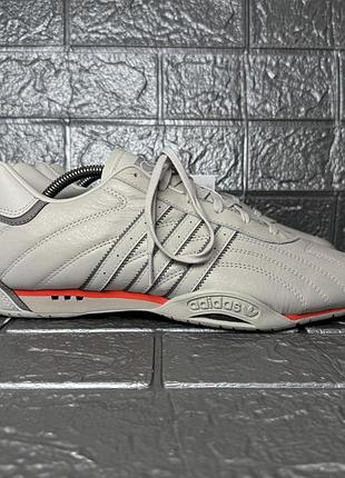 Мужские кроссовки adidas adiracer low audi revolut f1 team chalk pearl hi‐res red kj1220