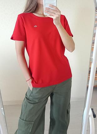 Червона футболка lacoste