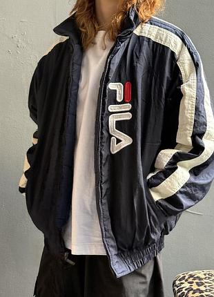 Куртка унісекс fila. m/l розмір.