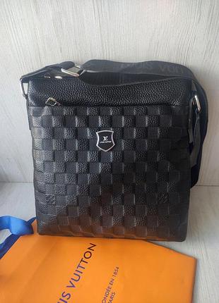 Мужская кожаная сумка мессенджер lv