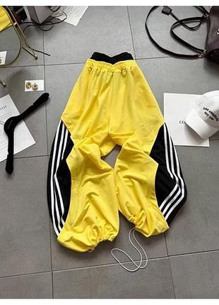 Трендові жіночі штани oversize. низ на затяжках. тканина двонитка., модель 1881, желтый