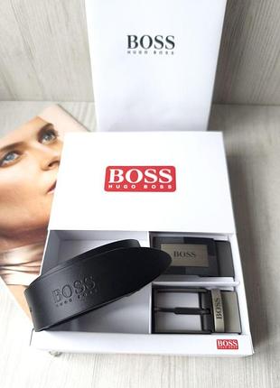 Мужской подарочный набор ремень+ две пряжки boss