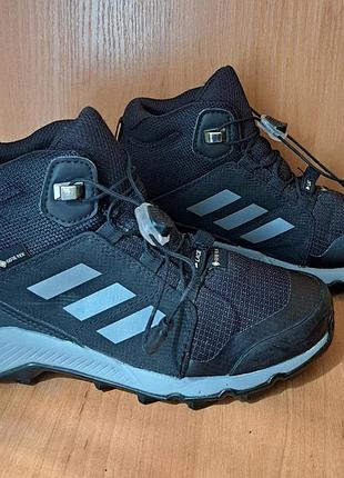 Черевики оригінальні  adidas p31