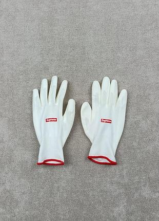 Перчатки supreme