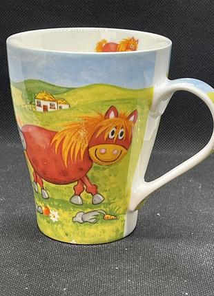Порцелянова чашка з колекції the leonardo collection, створеної в англії дизайнером хлоєю томас (chloe thomas) із тонкої кістяної порцеляни