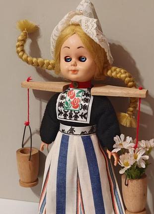 Vintage holland girl doll with moveable eyelids (unbranded)