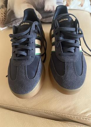 Кросівки adidas 10