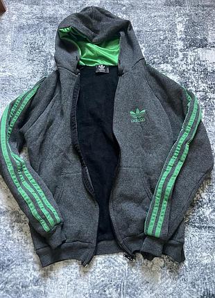 Сіро-зелена унісекс/чоловіча/жіноча кофта зіпка adidas розмір s з капюшоном і карманами
