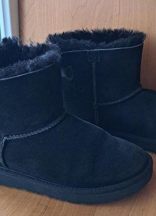 Ботинки зимние ugg p35