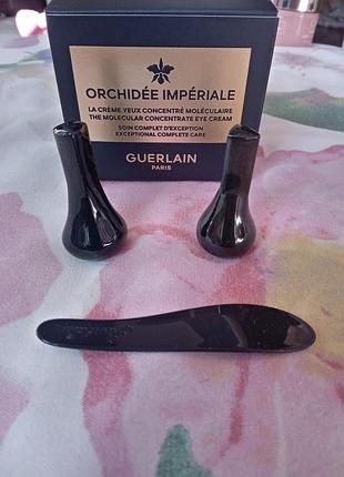 Guerlain массажер под глазами 2