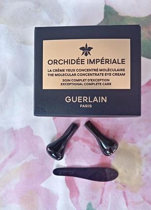 Guerlain массажер под глазами 3