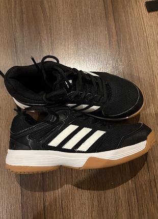Кроссовки adidas