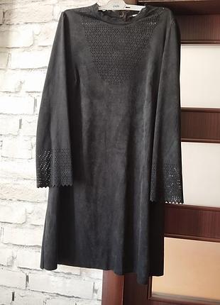 Платье от zara из искусственной замши с перфорацией