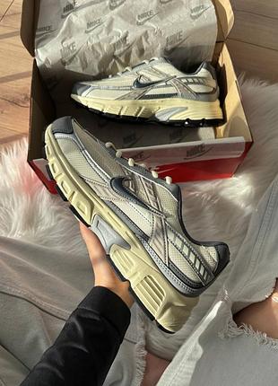 Nike initiator beige dark grey 6