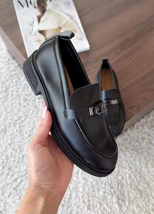 Женские кожаные лоферы