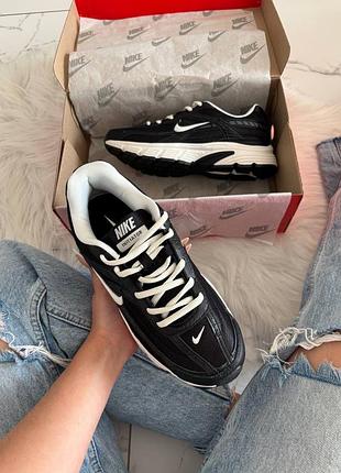 Nike initiator black white swoosh 5